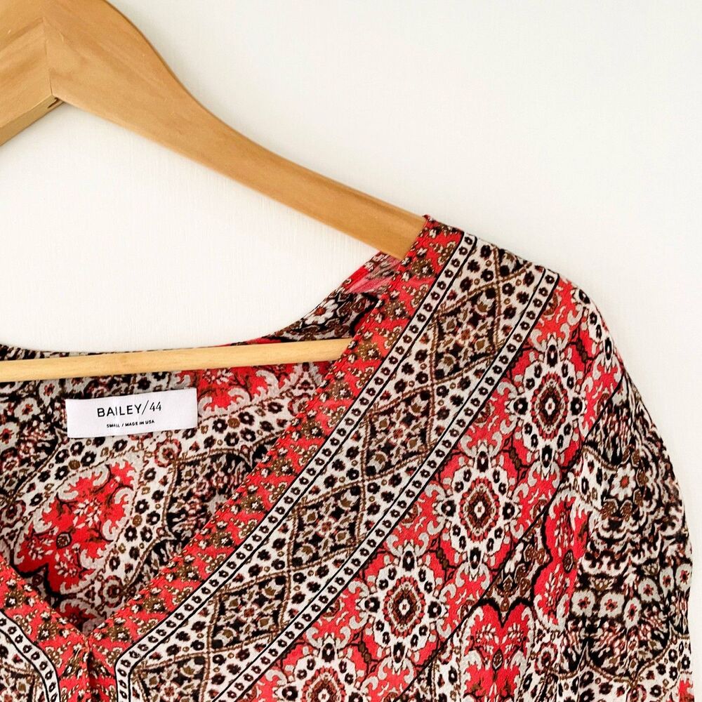 Bailey 44 Women's Santa Fe Trail Crossover V-Neck Medallion Print Top Sz S Boho - Picture 4 of 11